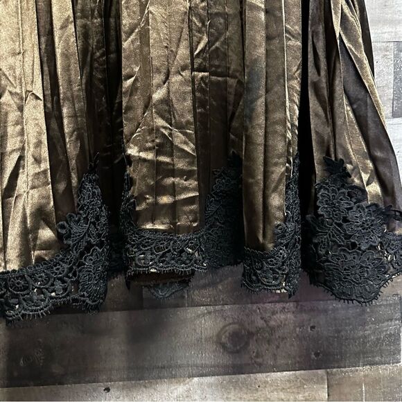 Blue tasscl skirt - Picture 3 of 7